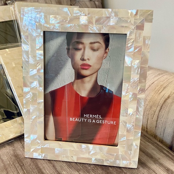 Mother of Pearl Picture Frames. Set of 8. New. - Picture 2 of 3